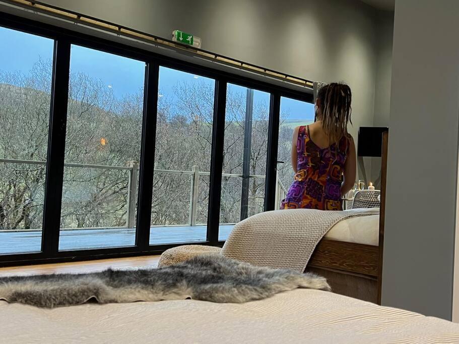 Luxury Lodge In The Treetops Llanbrynmair Zewnętrze zdjęcie